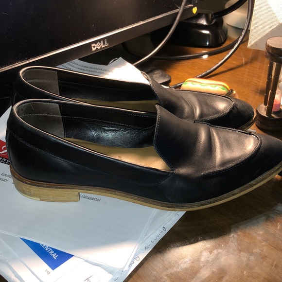 Everlane Shoes - Everlane Modern point flat